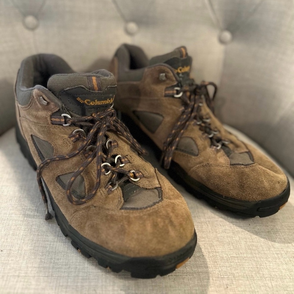 Columbia Men's Tan and Gray Athletic Shoes
